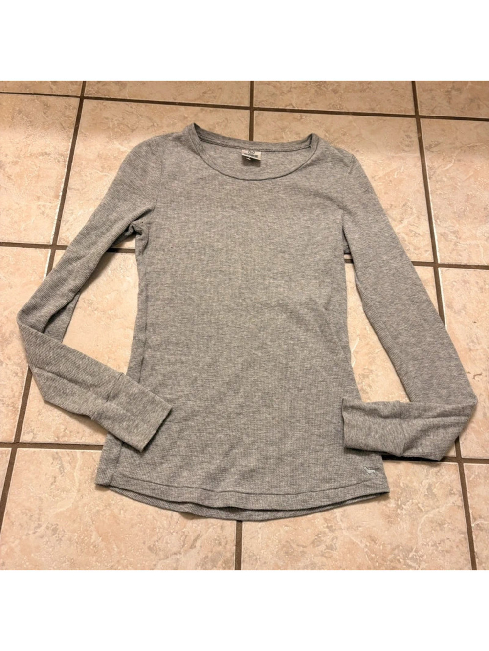 Victoria’s Secret Pink Gray Long sleeve thermal with gray dog embroidery